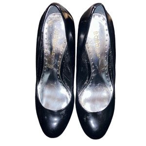 8.5 black pumps 4 inch heel, good condition BCBG